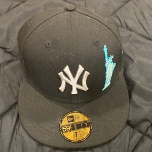 Fitted NY cap